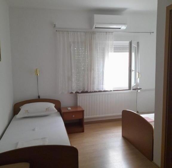 اتاق استاندارد, Mir