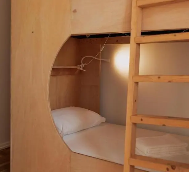 エコノミー４人部屋, Quinta Da Quinhas