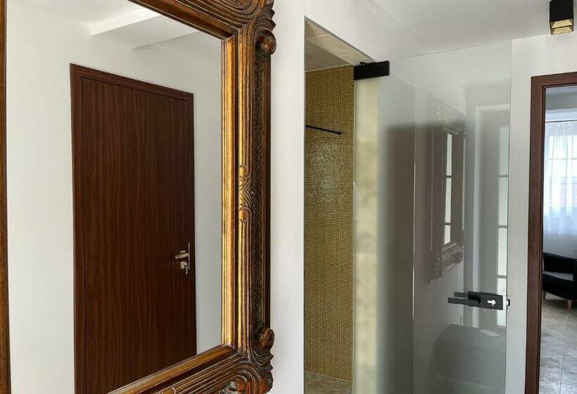 Номер Стандарт, Separé V Zahradě