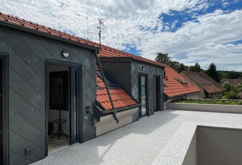 Номер Стандарт, Separé V Zahradě