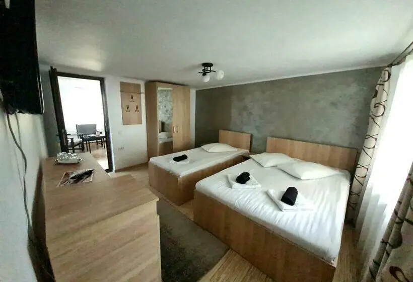 スタンダードトリプルルーム, Casa Ostrov