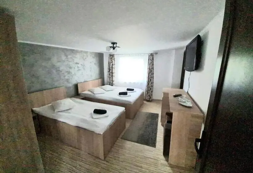 トリプルクラシックルーム, Casa Ostrov