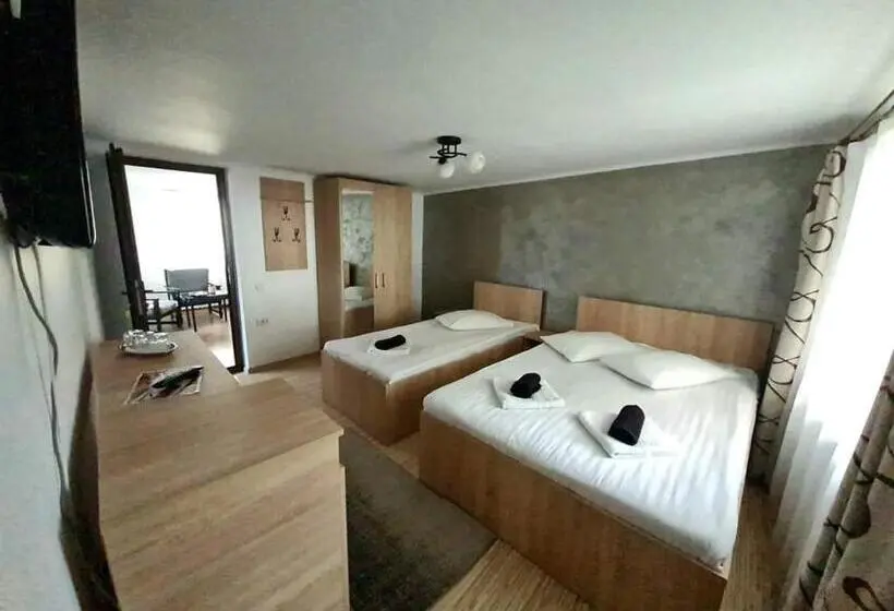 トリプルクラシックルーム, Casa Ostrov