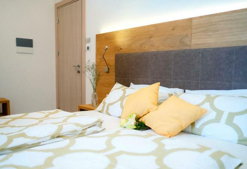 חדר סופריור, Dal Pez