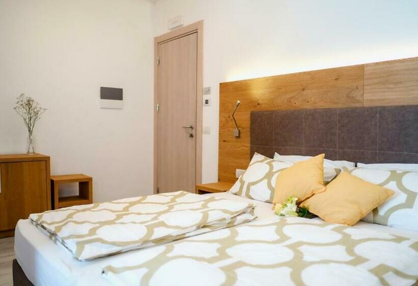 חדר סופריור, Dal Pez