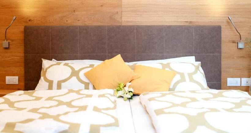 חדר סופריור, Dal Pez