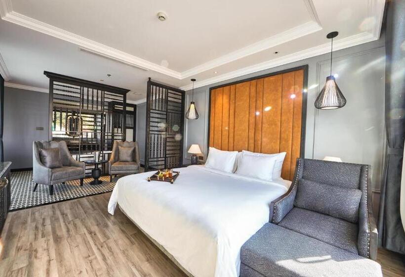 سوئیت با تخت بزرگ, Hôtel D’melin