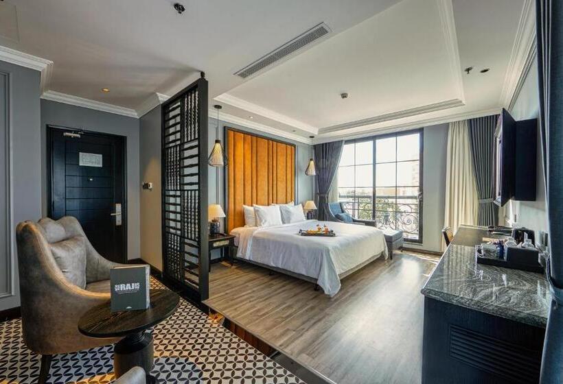 سوئیت با تخت بزرگ, Hôtel D’melin