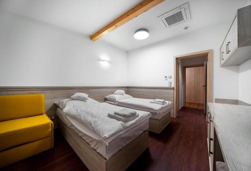 스탠다드 룸, Vinařský Dům, Vinařství Popela Perná