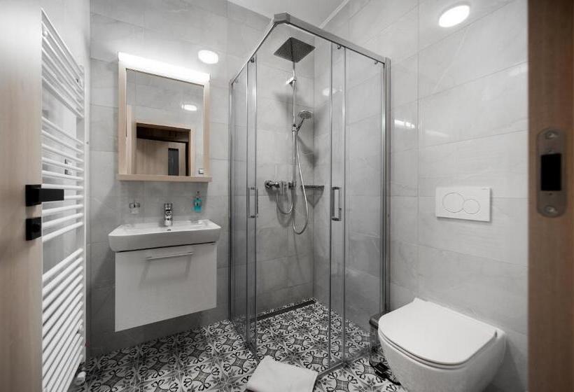 패밀리 스튜디오, Vinařský Dům, Vinařství Popela Perná