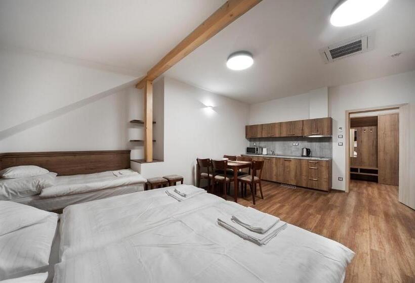 패밀리 스튜디오, Vinařský Dům, Vinařství Popela Perná