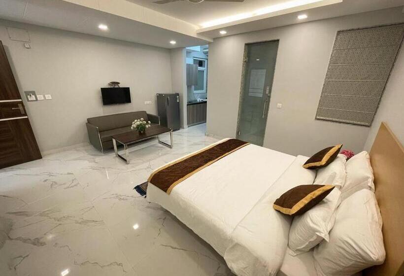 סוויטה, The Empire Villa,cyber City, Gurgaon