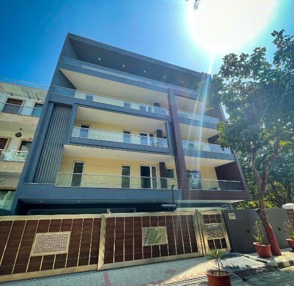 סוויטה, The Empire Villa,cyber City, Gurgaon