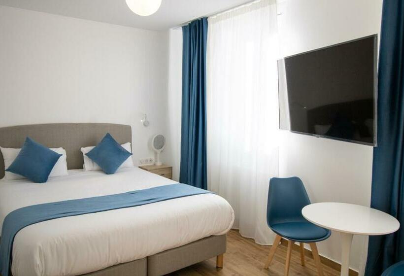 スタンダードルーム, Les Rebelles