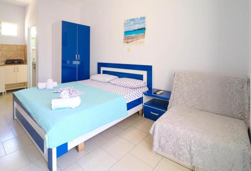 اتاق اکونومی, Neranxi Apartament