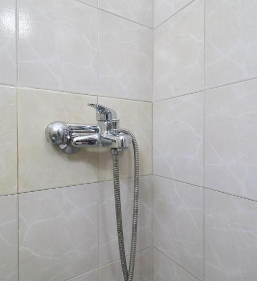 اتاق اکونومی, Neranxi Apartament