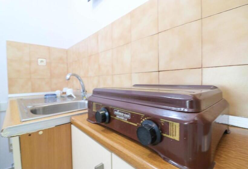 اتاق اکونومی, Neranxi Apartament