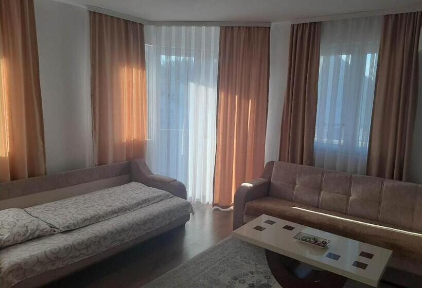 سوییت خانوادگی, Vila Centar Mb