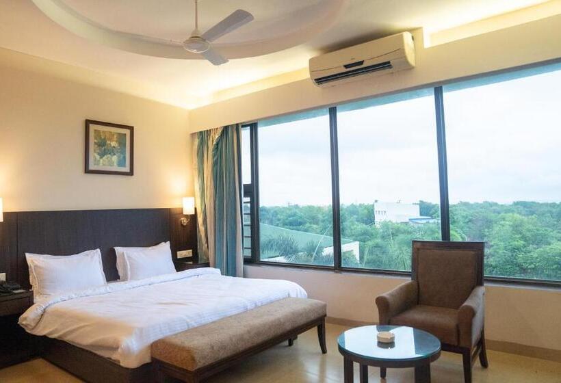 סוויטה נוף להרים, Greenleaf The Resort & Spa, Ganpatipule