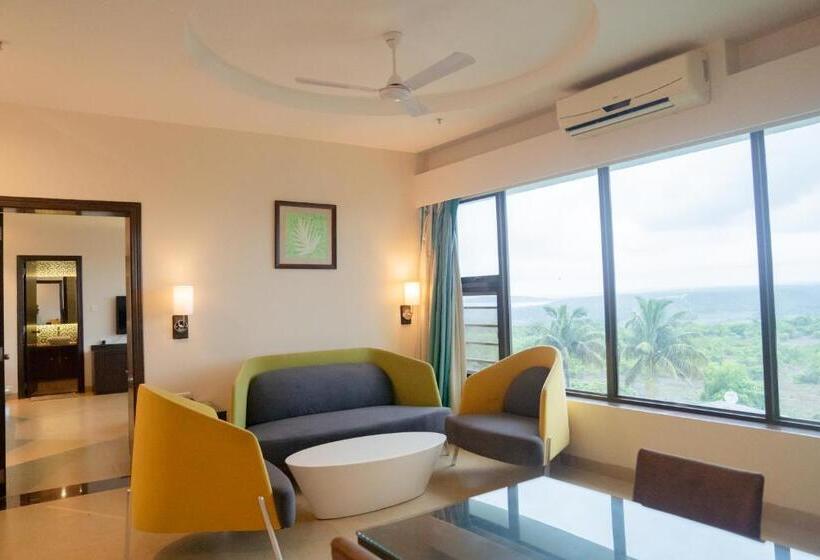 סוויטה נוף להרים, Greenleaf The Resort & Spa, Ganpatipule