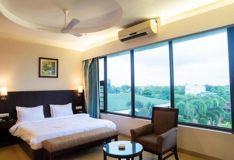 סוויטה נוף להרים, Greenleaf The Resort & Spa, Ganpatipule