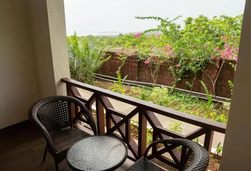 バルコニー付きスタンダードルーム, Greenleaf The Resort & Spa, Ganpatipule
