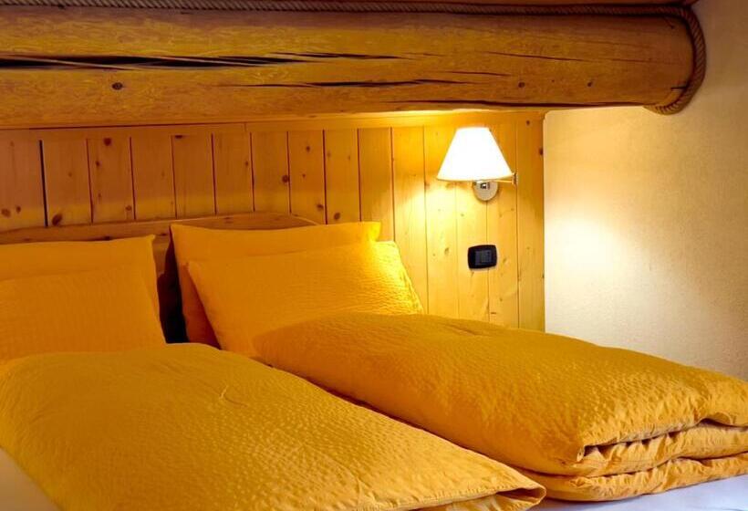 带1个卧室的顶楼公寓, Garni Francescato