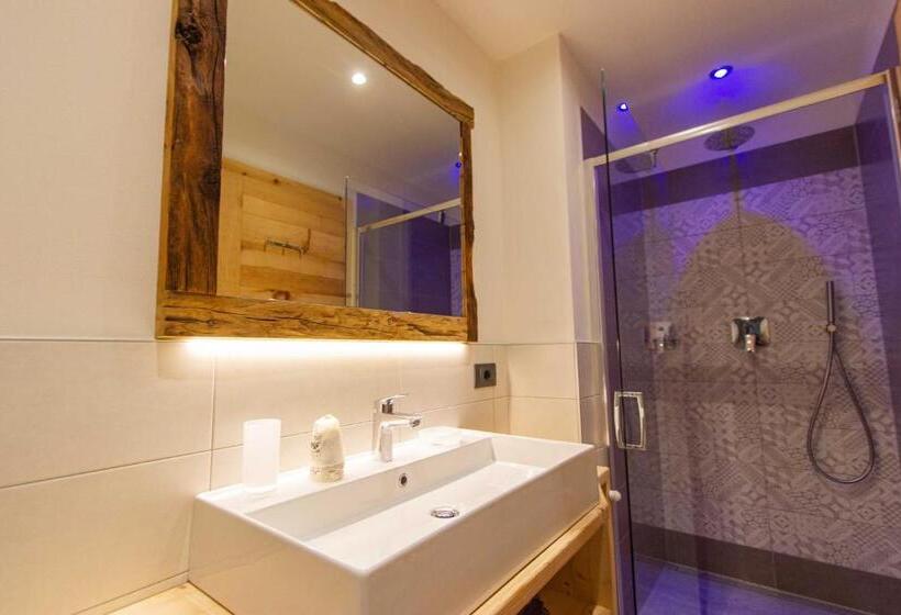 豪华三人间, Garni Francescato