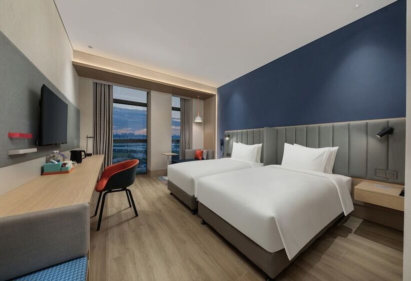 스탠다드 룸 더블 침대, Holiday Inn Express Changchun Ecological Square By Ihg