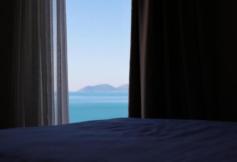 סוויטה משפחתית, Valza Boutique