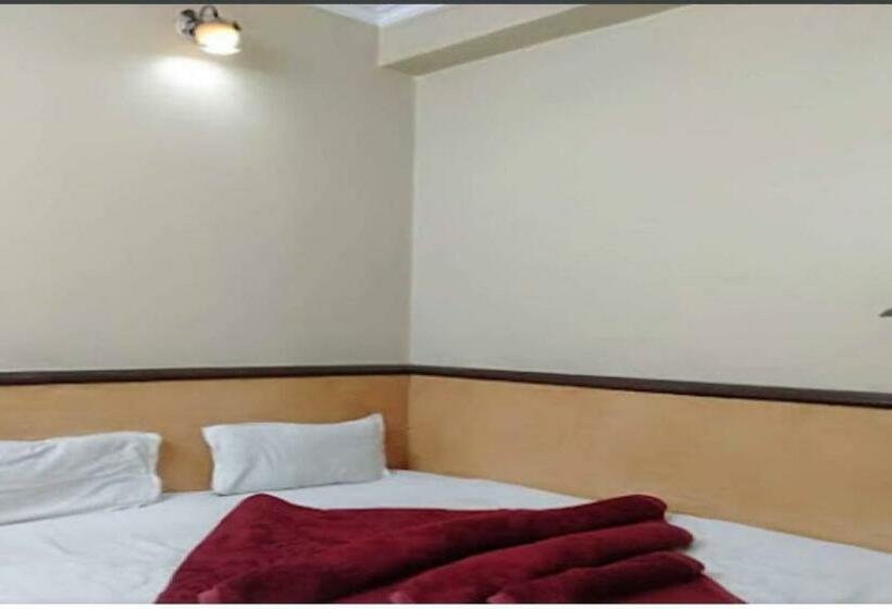 트리플 클래식 룸, Pop Hotel K Kalpana Railway Station