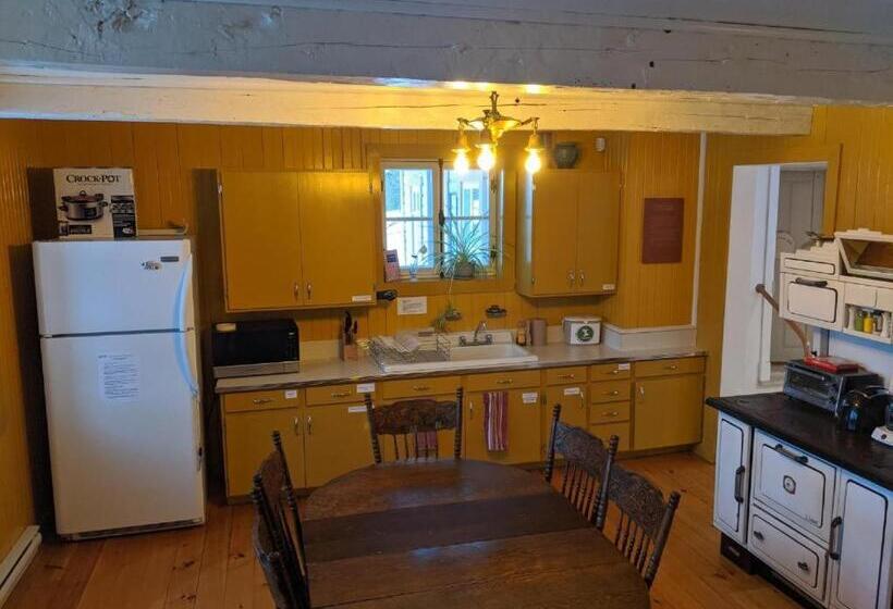 샬레, Auberge De Jeunesse Du Domaine à Liguori