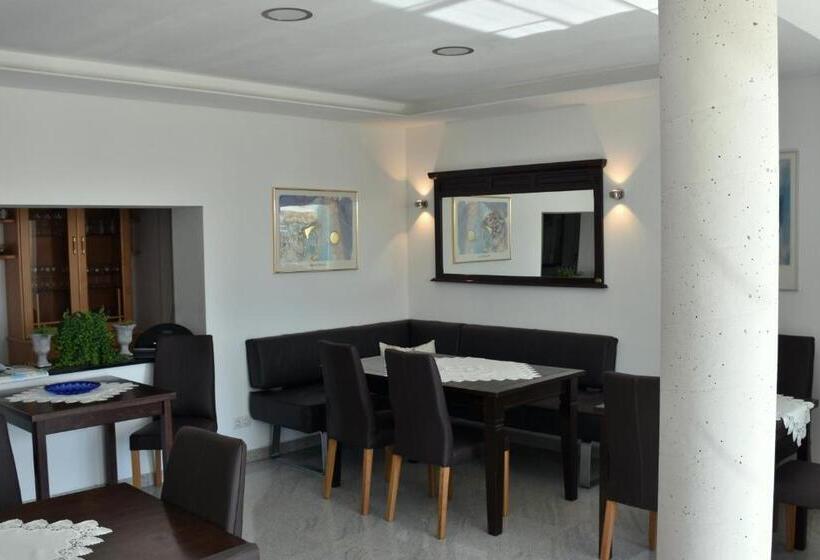 آپارتمان 1 خوابه, Aparthotel Claudia