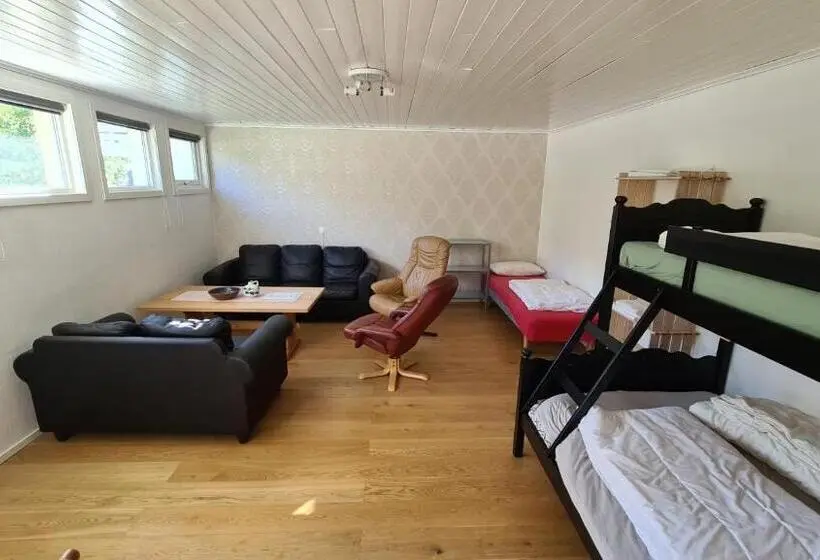 浴室共有スタンダード４人用ルーム, Trolltunga Lodge