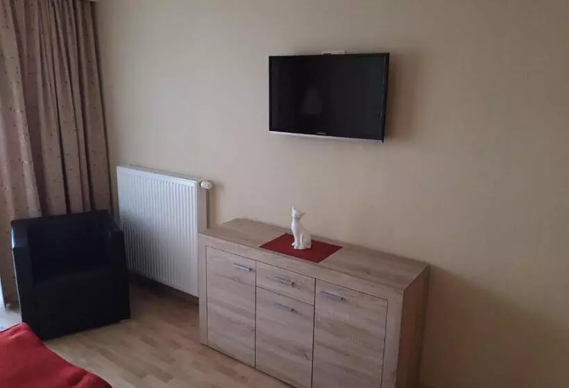 Standard-huone, Adler