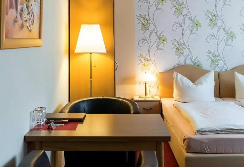 Standard-huone, Adler