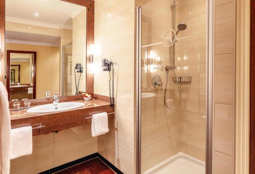 수피리어 룸, Amaris