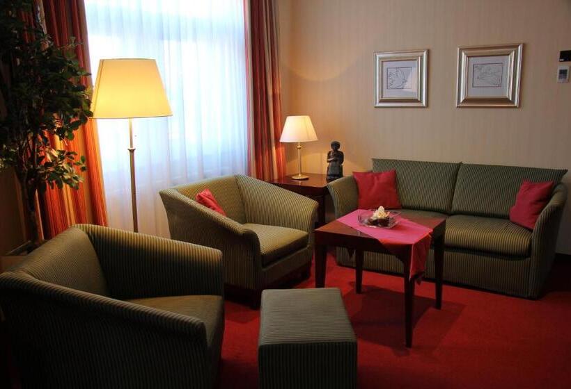 패밀리 스위트, Amaris