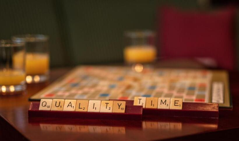 패밀리 스위트, Amaris