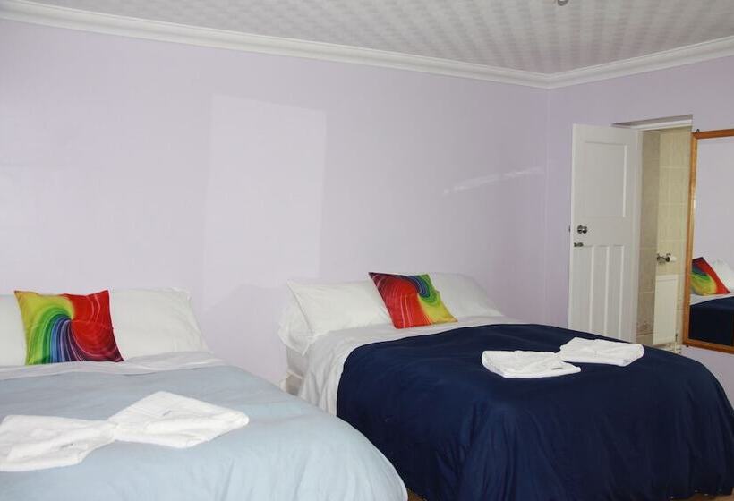 غرفة قياسية رباعية, Ambassador