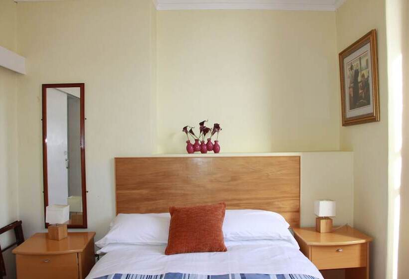 غرفة قياسية فردية, Ambassador