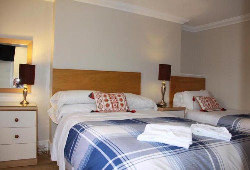 غرفة قياسية ثلاثية, Ambassador