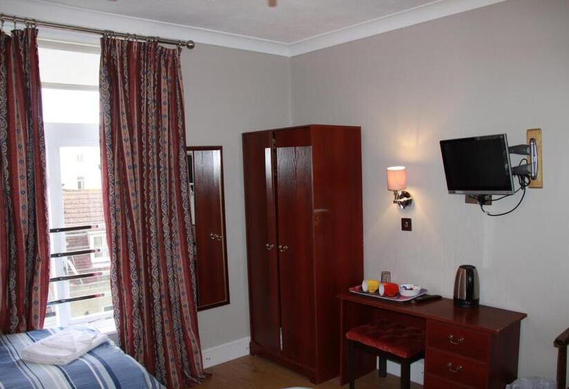 غرفة قياسية ثلاثية, Ambassador