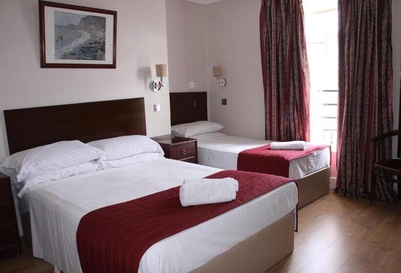 غرفة قياسية ثلاثية, Ambassador