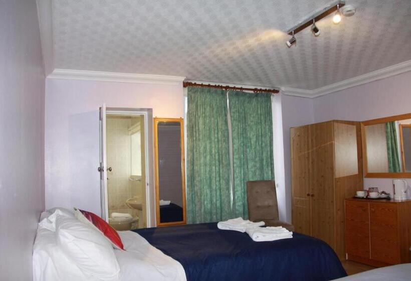 غرفة قياسية رباعية, Ambassador