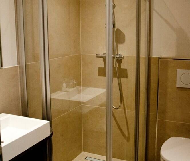 舒适型房间, Angler Hof