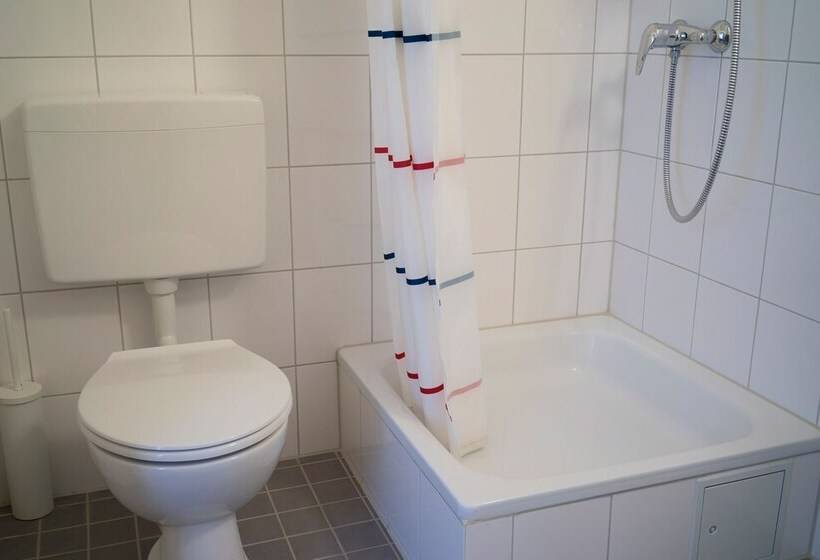 اتاق استاندارد, Big Mama Berlin