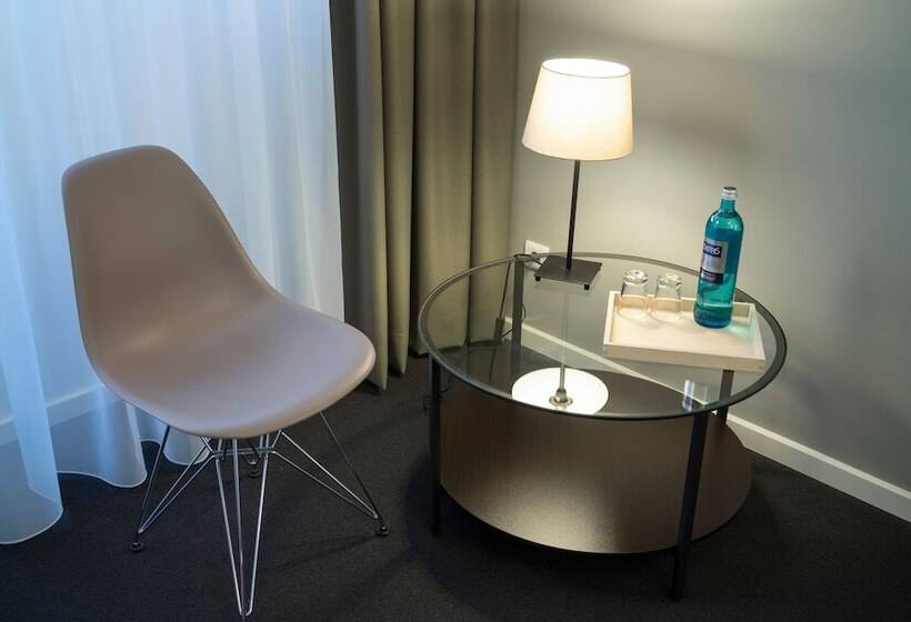 اتاق استاندارد, Big Mama Berlin