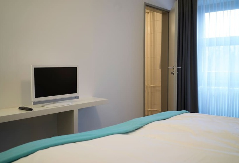 اتاق استاندارد, Big Mama Berlin