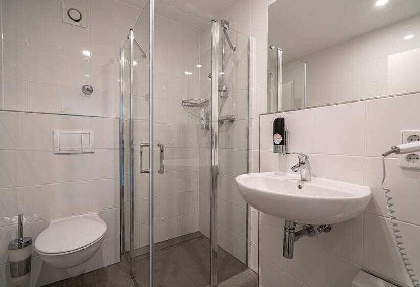 اتاق استاندارد, Big Mama Berlin